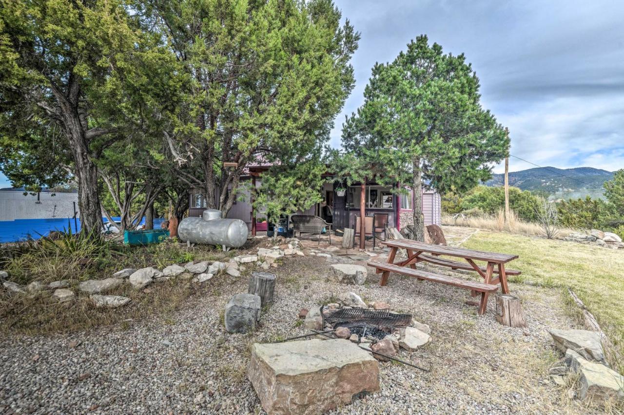 Cozy High Rolls Cottage Near Hiking Trails! Cloudcroft Exterior photo